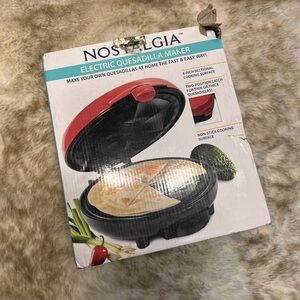 NIB Nostalgia Mini 8” Electric Quesadilla Maker